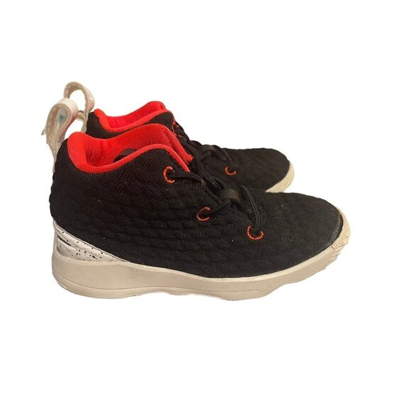 Nike LeBron Athletic Shoe little boys 9c red and black athletic tennis shoes - Picture 5 of 8